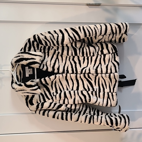 Nine West Jackets & Blazers - NINE West faux fur coat